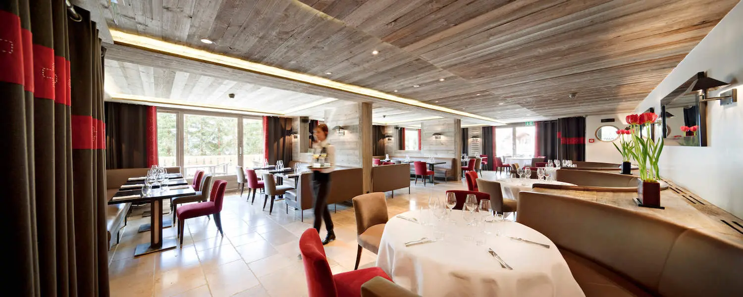 Speisesaal der Brasserie le V im Hotel Vanessa, Verbier