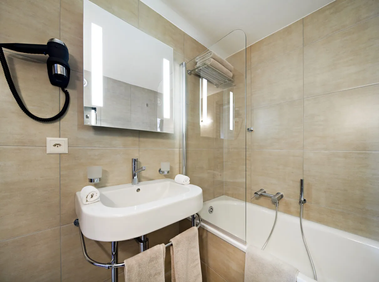 Chalet Suite with alpine decor, 3 bedrooms and balcony, Verbier