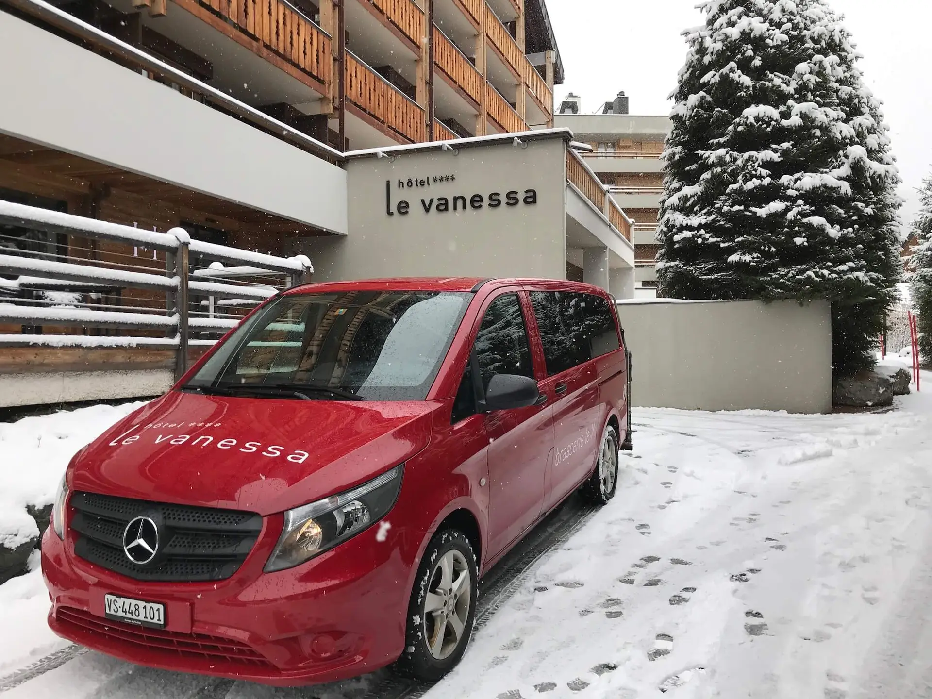 The free Hotel Vanessa shuttle in the snow, Verbier